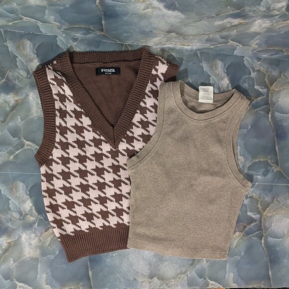Size XS - Set of 2 Sleeveless Tops - Picture 1 of 5